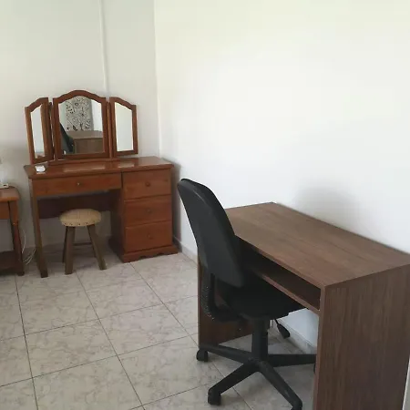 1-bed Cosy Close To Apartment